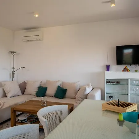 Dream Lounge With Sea View * פולה